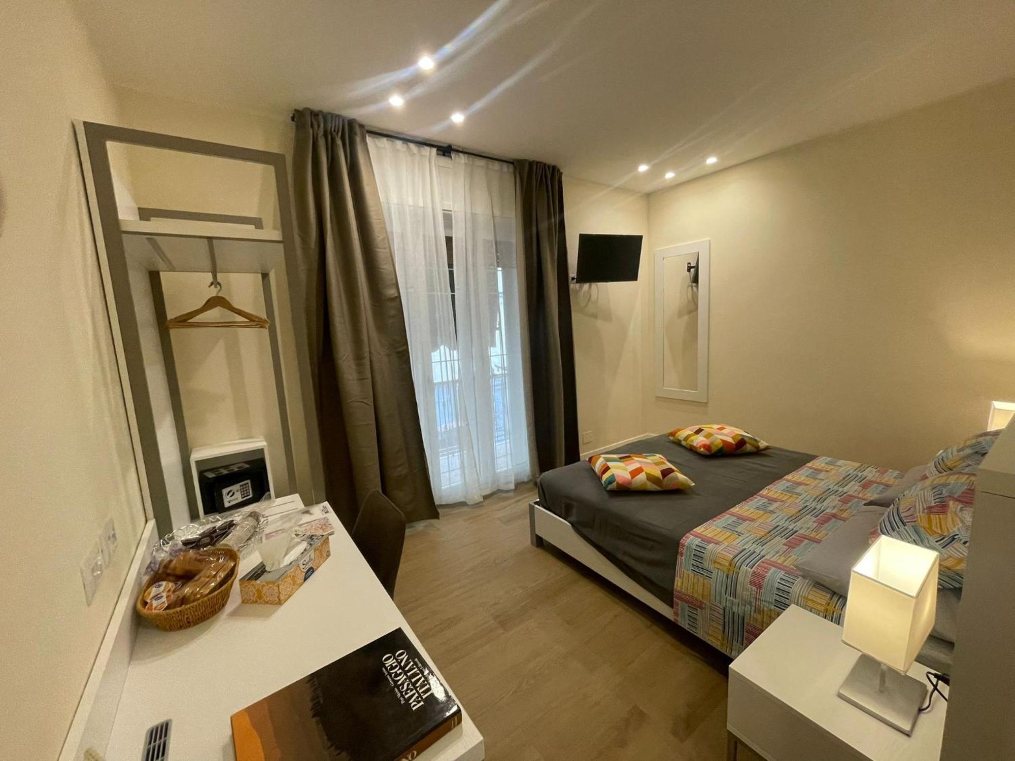 La Casa Di Ily Hotel Naples Exterior photo